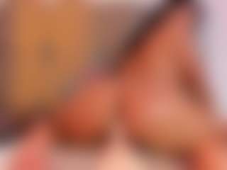 Karol MILF webcam performer live streaming