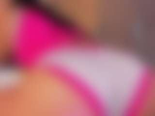 Live cam show with Karol - Colombia MILF on Camming Site