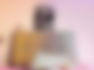 Karol MILF webcam performer live streaming