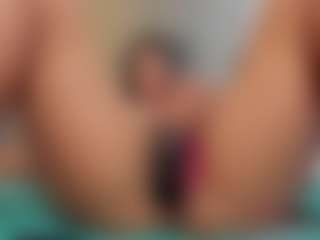 Live cam show with Karol - Colombia MILF on Camsoda