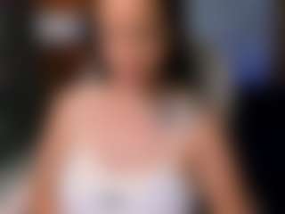 Live cam show with Megann-Williamss - Normal on CamClone