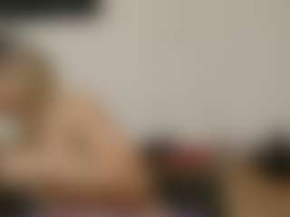 Live cam show with Von-Dee - Spank on Camsoda
