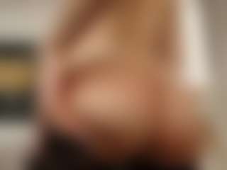 Live cam show with Von-Dee - Smoking on Gym Cam Girls