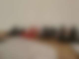 Live cam show with Von-Dee - Oil on Mixed Magazine Live
