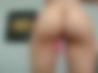 Live cam show with Von-Dee - Blonde Hair on hrnylive.com