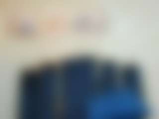 Live cam show with Aria-collin - Brown Hair Petite on live.xbliss.ai