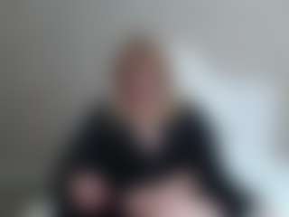 EmmaEllison's Live Sex Cam Show
