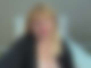 Live cam show with EmmaEllison - Strapon on Dare Cams