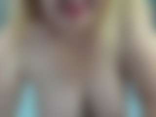 Live cam show with EmmaEllison - Striptease Granny on xxxlivecams.org