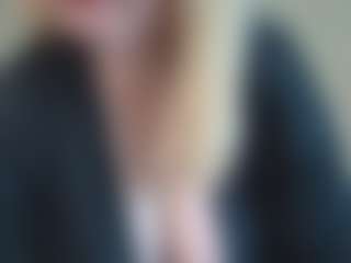 Live cam show with EmmaEllison - Strapon on Camming Site