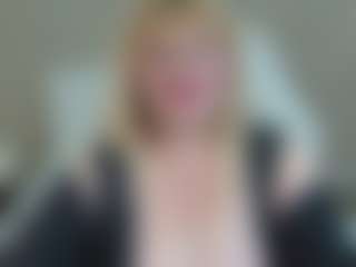 Live cam show with EmmaEllison - Mature on liverealitysex.com
