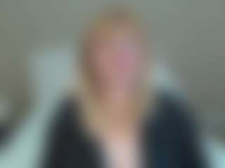 Live cam show with EmmaEllison - Mature on Dare Cams