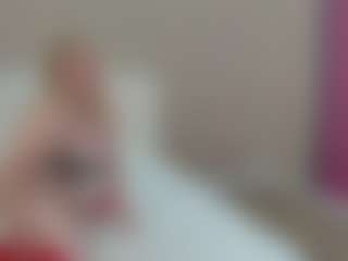 Live cam show with EmmaEllison - Granny Big Ass on TeamSkeetLive