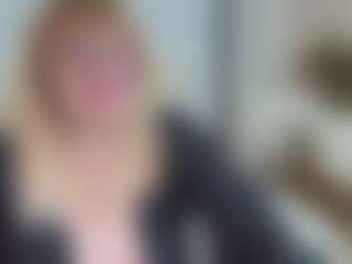 Live cam show with EmmaEllison - Granny on Camsoda