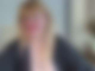 Live cam show with EmmaEllison - Granny Squirt on Hubzter Live