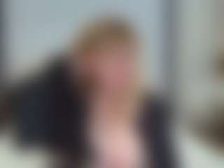 Live cam show with EmmaEllison - Middle Aged on AdultVida.com