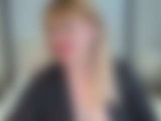EmmaEllison MILF webcam performer live streaming