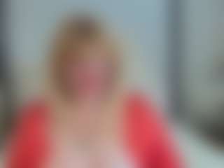 Live cam show with EmmaEllison - Granny Blonde Hair on Camversity