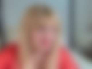 Live cam show with EmmaEllison - Granny on parknlotfishbdy