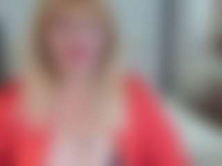 Live cam show with EmmaEllison - Blonde Hair MILF on livesuperchat.net
