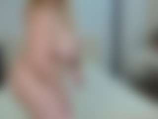 EmmaEllison's Live Sex Cam Show