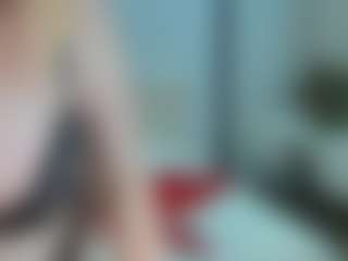 Live cam show with EmmaEllison - Mature MILF on SxyPornLive