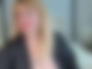 Live-Cam-Show mit EmmaEllison - Granny Squirt auf Camsoda