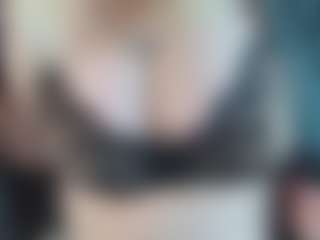 Live cam show with EmmaEllison - Granny on Camsoda