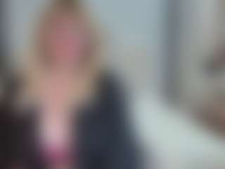 Live cam show with EmmaEllison - Granny on Camsoda