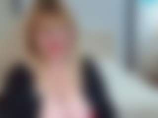 Live cam show with EmmaEllison - Blue Eyes on Camsoda