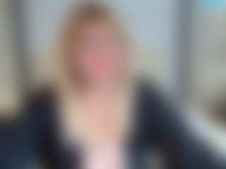 Live cam show with EmmaEllison - Mature on CamClone