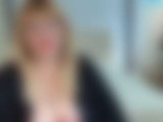 Live cam show with EmmaEllison - Hairy Pussy MILF on Camsoda