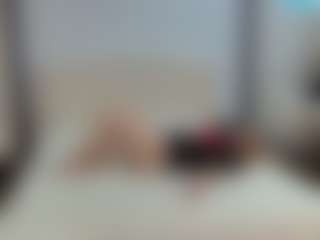 Live cam show with EmmaEllison - Granny Brown Hair on Camsoda