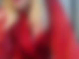 Live cam show with EmmaEllison - Granny on Camsoda