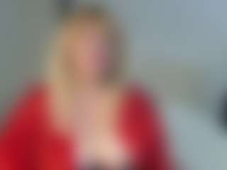 Live cam show with EmmaEllison - Granny Big Ass on Camsoda
