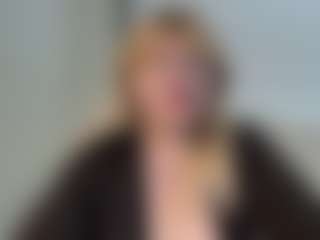 Live cam show with EmmaEllison - Granny Big Ass on friskycurves.com