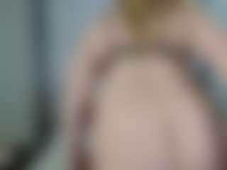 Live cam show with EmmaEllison - Granny MILF on Camsoda