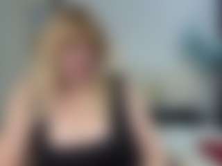 Live cam show with EmmaEllison - Granny Squirt on Lustler