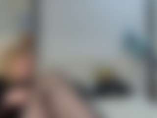 Live cam show with EmmaEllison - Granny Squirt on Camsoda