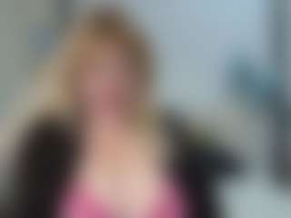 Live cam show with EmmaEllison - Middle Aged on Camsoda