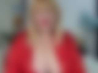 Live cam show with EmmaEllison - Granny Dildo on Camsoda