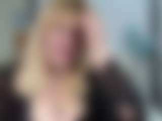 Live cam show with EmmaEllison - Granny Big Ass on Camsoda