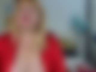Live cam show with EmmaEllison - Blonde Hair on https://playwithruby.com