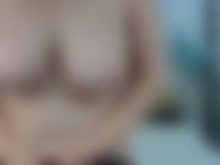 EmmaEllison's Live Sex Cam Show
