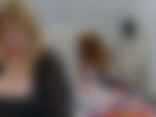 Spettacolo in cam dal vivo con EmmaEllison - Striptease Granny su Camsoda