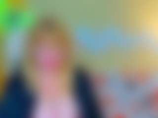 Live cam show with EmmaEllison - Strapon on Camsoda