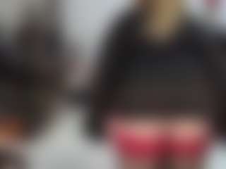 Live cam show with EmmaEllison - Middle Aged on CamwithHer