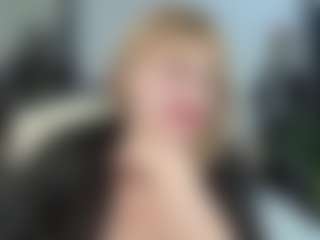 Live cam show with EmmaEllison - Striptease Granny on Camsoda