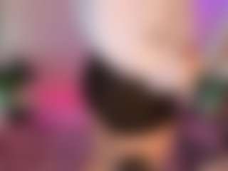 Live cam show with Mia - Young Adult on xxxlivecams.org