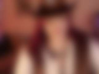 Live cam show with Mia - Living Room on Uber Horny